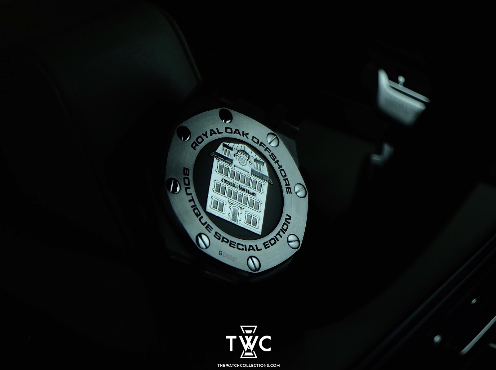 ROYAL OAK OFFSHORE SCUBA RED DIVER 'BOUTIQUE EDITION' - Image 3