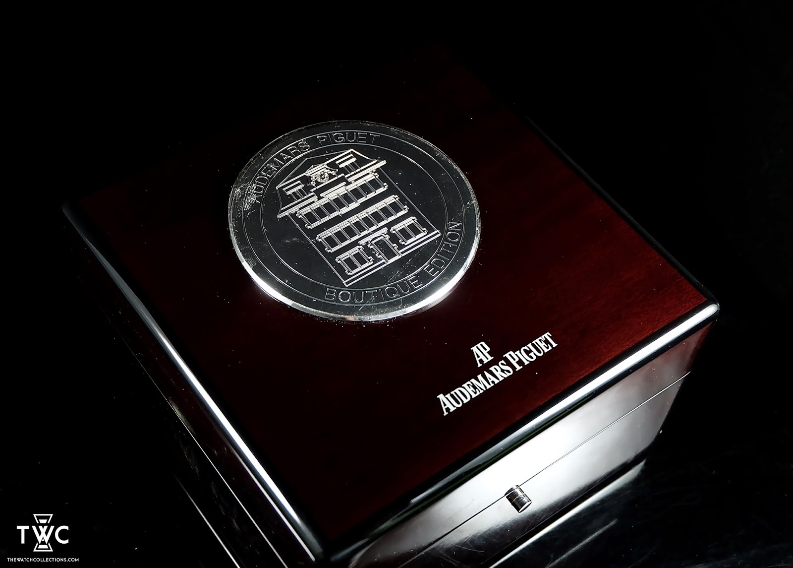 ROYAL OAK OFFSHORE SCUBA RED DIVER 'BOUTIQUE EDITION' - Image 4